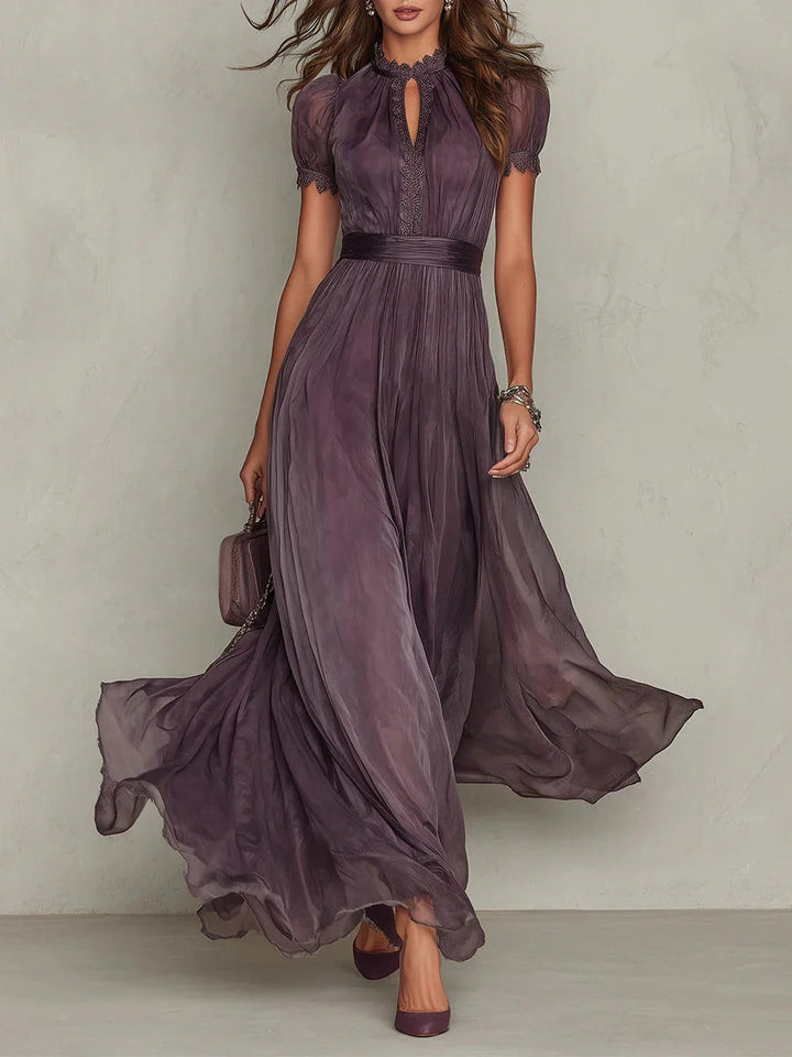 Celia | Vestido largo violeta con escote a lágrima y detalles en encaje