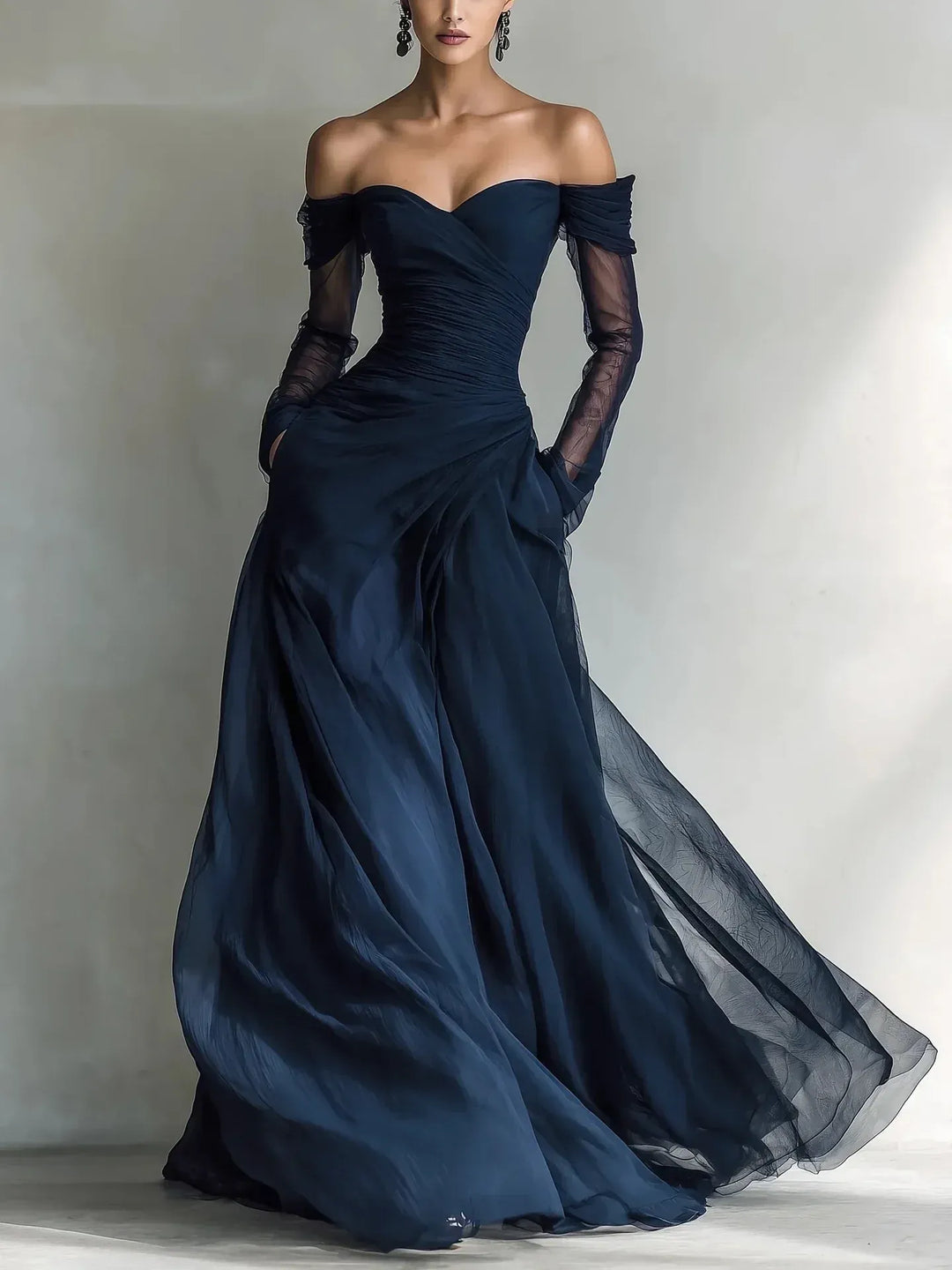 Teresa | Vestido largo con hombros descubiertos y detalles en malla